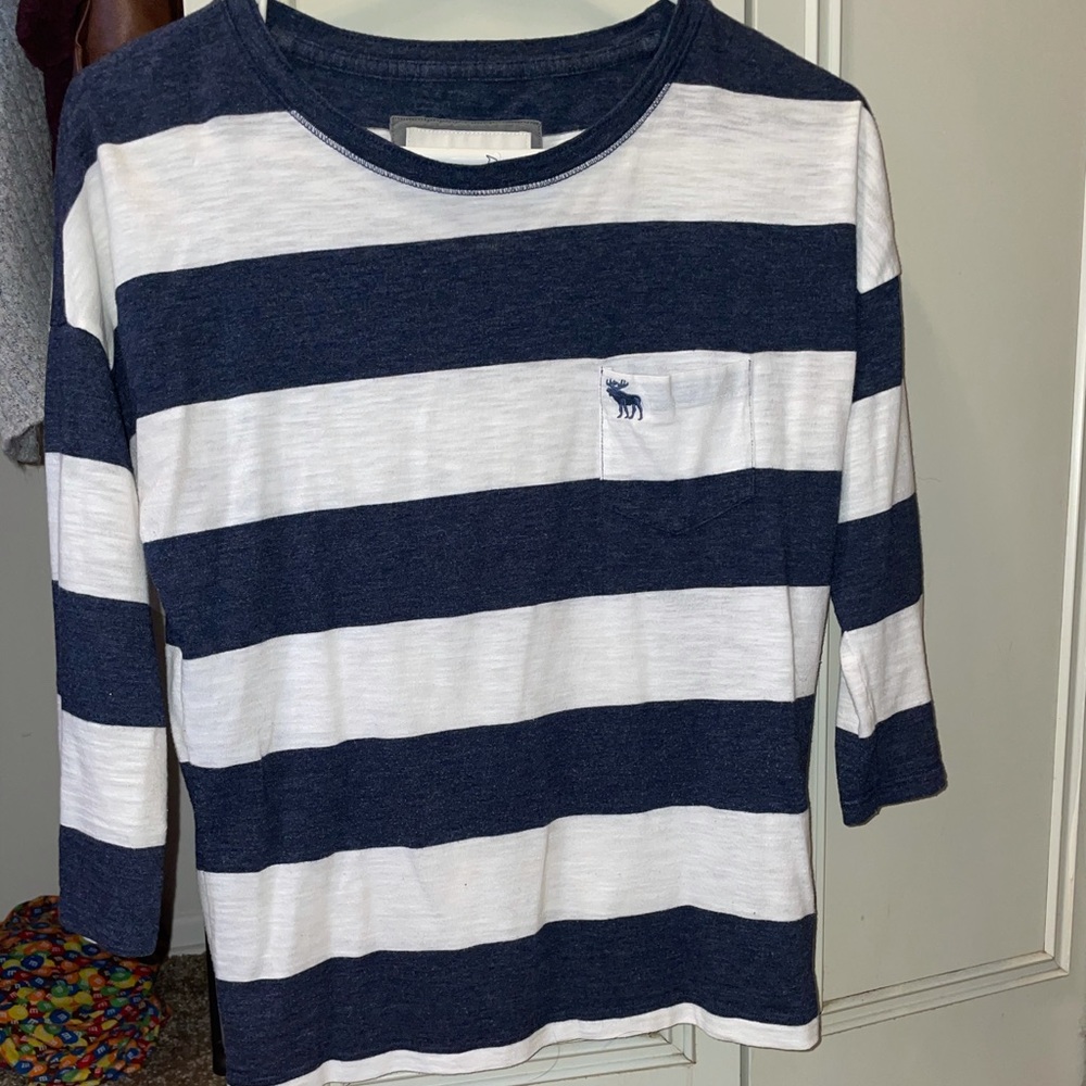 💙🤍Abercrombie Striped Shirt💙🤍